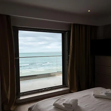 Wave 2 Promenada Apartment *